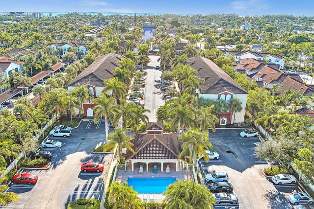 323 Bayfront Drive, Boynton Beach, FL 33435
