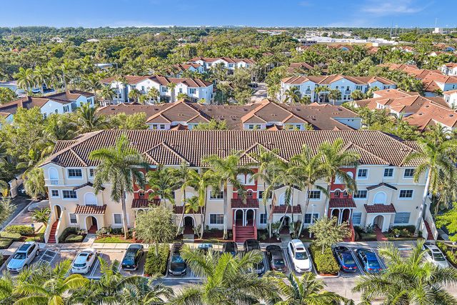 323 Bayfront Drive, Boynton Beach, FL 33435