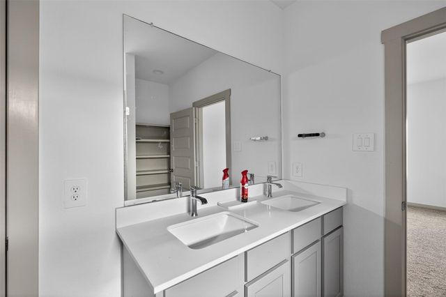 6823 Amber Cliff Lane, Richmond, TX 77469