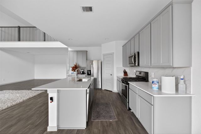 6823 Amber Cliff Lane, Richmond, TX 77469