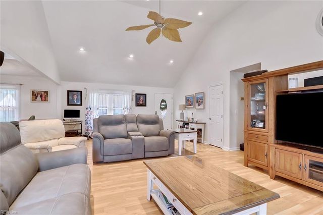 1014 Weeping Willow DR, Chesapeake, VA 23322