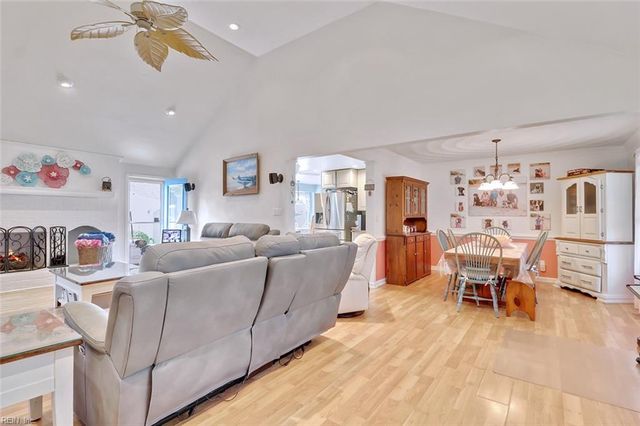 1014 Weeping Willow DR, Chesapeake, VA 23322