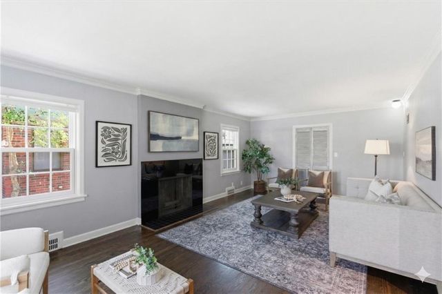 627 E 74TH Street, Kansas City, MO 64131