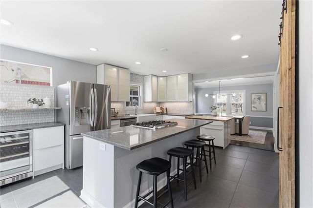 627 E 74TH Street, Kansas City, MO 64131