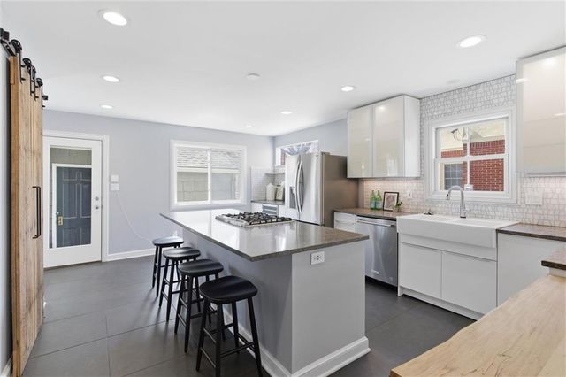 627 E 74TH Street, Kansas City, MO 64131