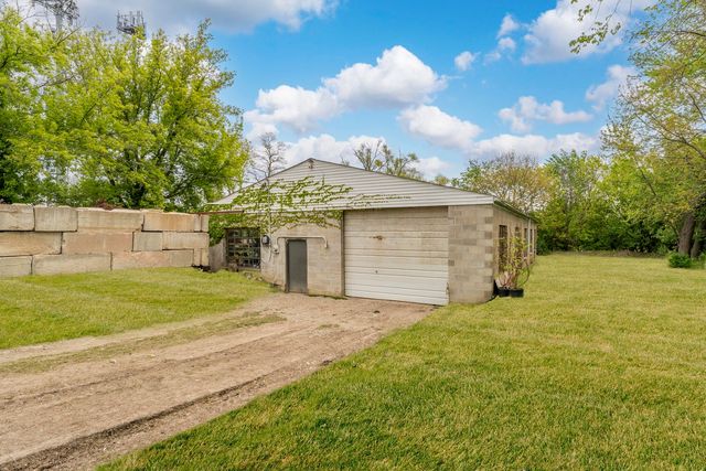 3613 N Old Buffalo Grove Road, Arlington Heights, IL 60004