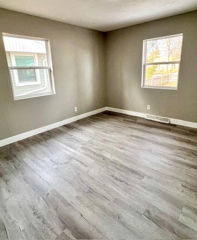 1532 E Seminole Street, Springfield, MO 65804