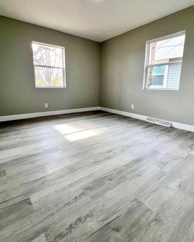 1532 E Seminole Street, Springfield, MO 65804