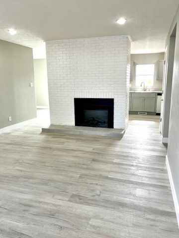 1532 E Seminole Street, Springfield, MO 65804