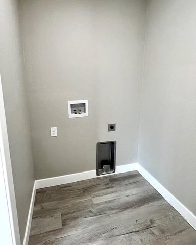 1532 E Seminole Street, Springfield, MO 65804