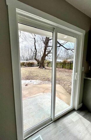 1532 E Seminole Street, Springfield, MO 65804