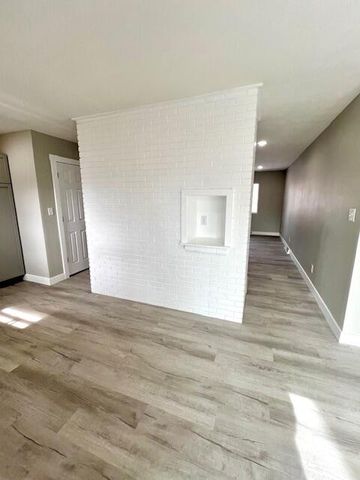 1532 E Seminole Street, Springfield, MO 65804