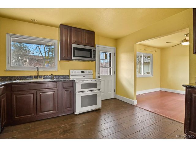 6906 S Spruce Dr, Centennial, CO 80112