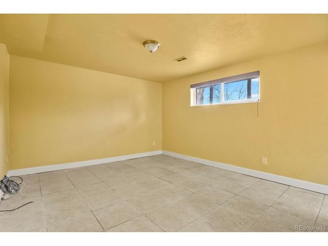 6906 S Spruce Dr, Centennial, CO 80112