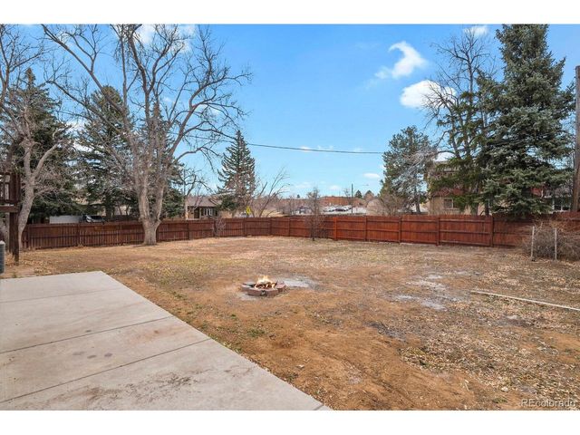 6906 S Spruce Dr, Centennial, CO 80112