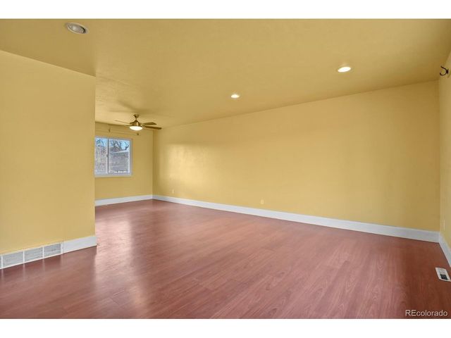 6906 S Spruce Dr, Centennial, CO 80112