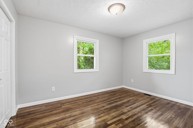 3862 W 400 S, New Palestine, IN 46163