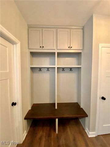 2335 Ledgestone Drive NW, Uniontown, OH 44685