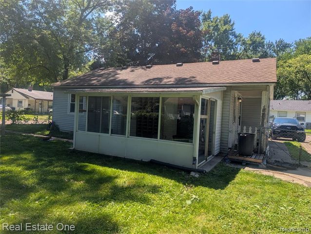 33430 Bendon Court, Westland, MI 48186