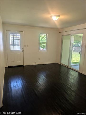 33430 Bendon Court, Westland, MI 48186