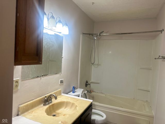 8022 Meadow Lane, Indianapolis, IN 46227