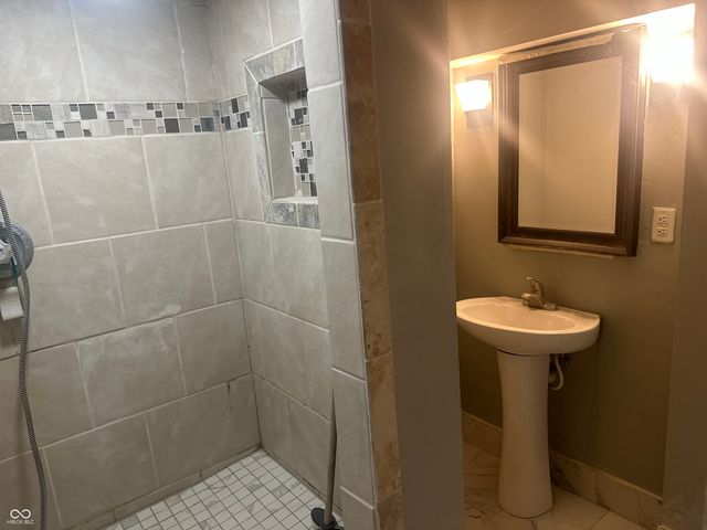 8022 Meadow Lane, Indianapolis, IN 46227