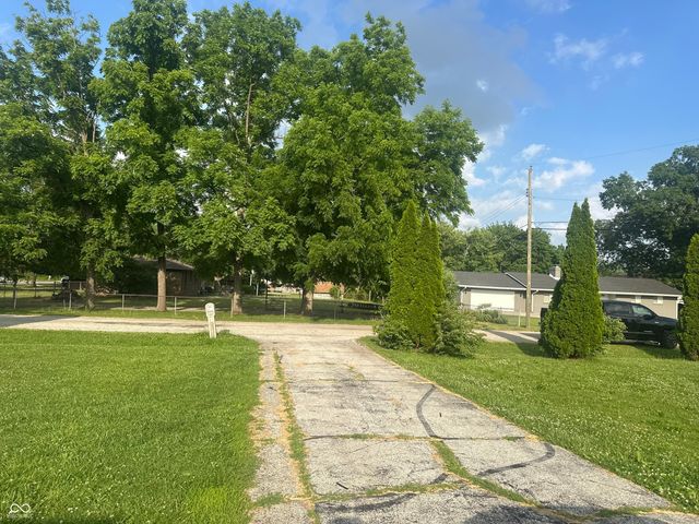8022 Meadow Lane, Indianapolis, IN 46227