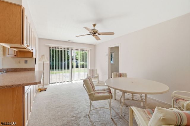 23 Sweetbriar Rd, Franklin Twp., NJ 08873