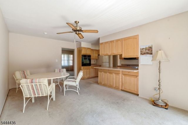 23 Sweetbriar Rd, Franklin Twp., NJ 08873