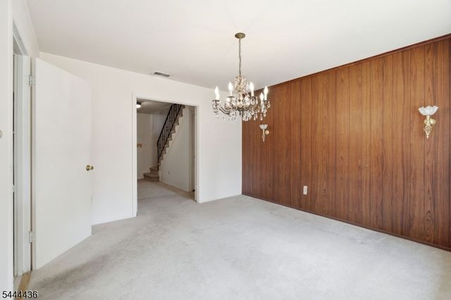 23 Sweetbriar Rd, Franklin Twp., NJ 08873