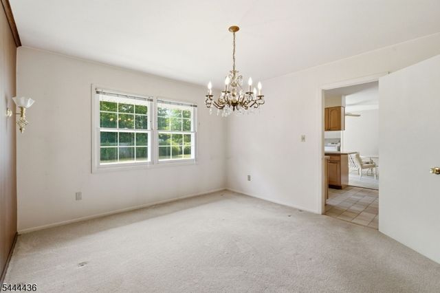 23 Sweetbriar Rd, Franklin Twp., NJ 08873