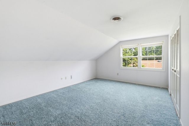 23 Sweetbriar Rd, Franklin Twp., NJ 08873