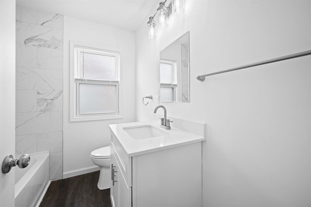 21751 Bournemouth Street, Harper Woods, MI 48225