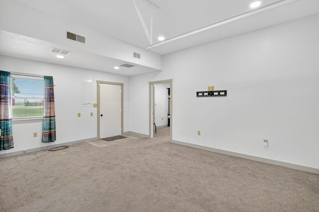 2089 270th Street, Winterset, IA 50273