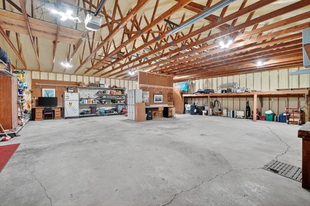 2089 270th Street, Winterset, IA 50273