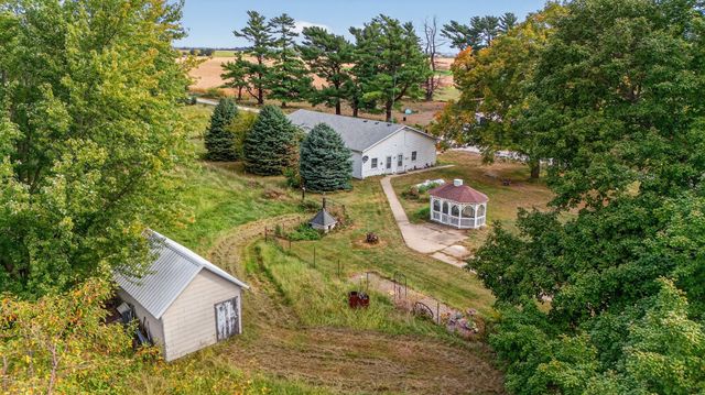 2089 270th Street, Winterset, IA 50273