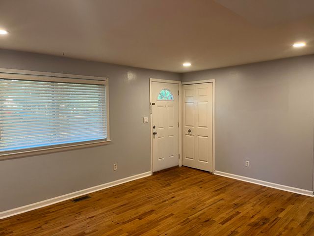 7 Metroview Court, Ann Arbor, MI 48108