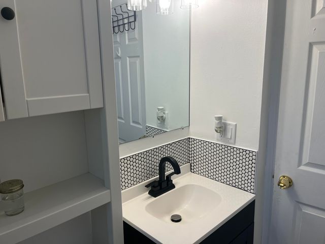 7 Metroview Court, Ann Arbor, MI 48108