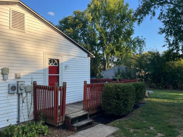 7 Metroview Court, Ann Arbor, MI 48108