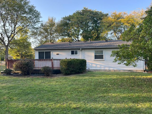 7 Metroview Court, Ann Arbor, MI 48108