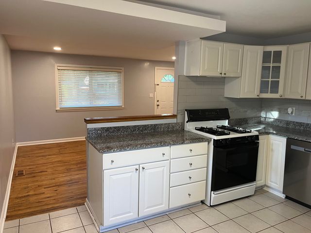 7 Metroview Court, Ann Arbor, MI 48108