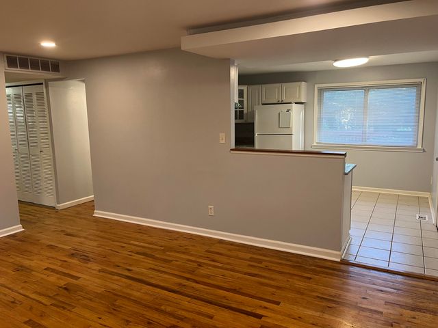 7 Metroview Court, Ann Arbor, MI 48108