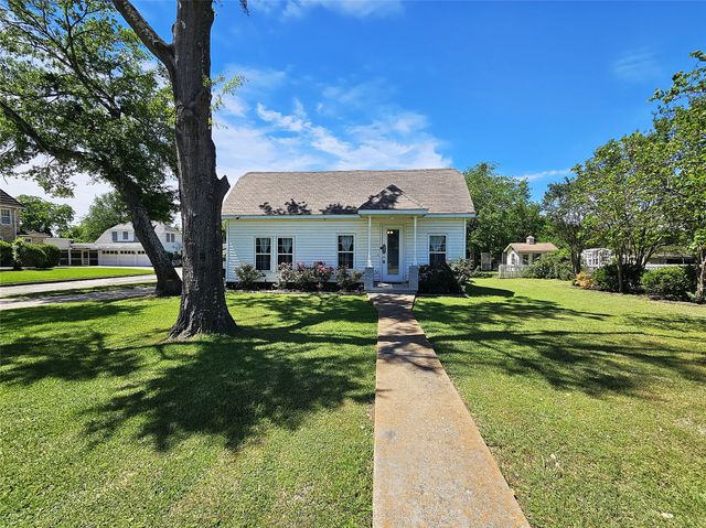 508 S Ross Avenue, Mexia, TX 76667
