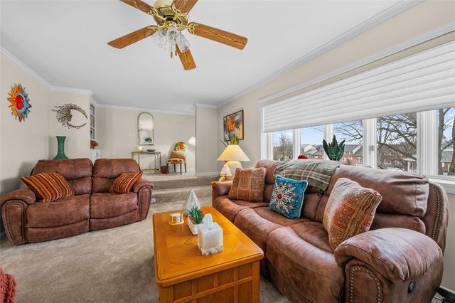 36 Manorfield, Murrysville, PA 15626