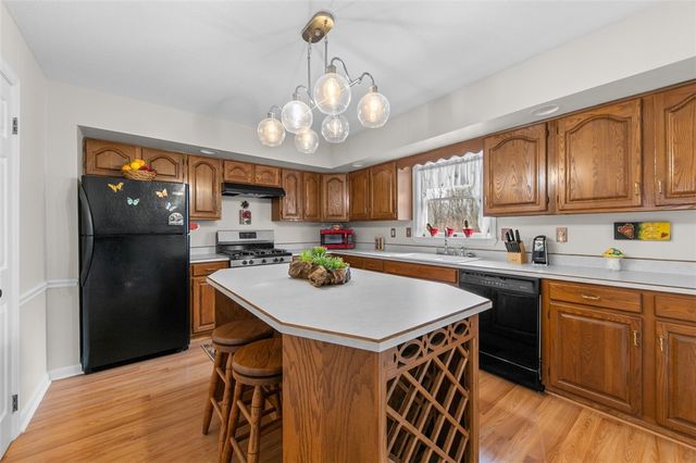 36 Manorfield, Murrysville, PA 15626