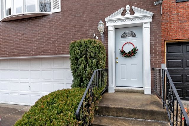 36 Manorfield, Murrysville, PA 15626