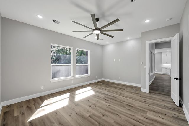 135 Wick Willow Road, Montgomery, TX 77356