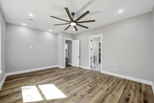 135 Wick Willow Road, Montgomery, TX 77356