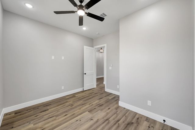 135 Wick Willow Road, Montgomery, TX 77356