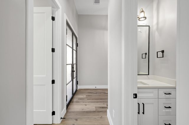 135 Wick Willow Road, Montgomery, TX 77356